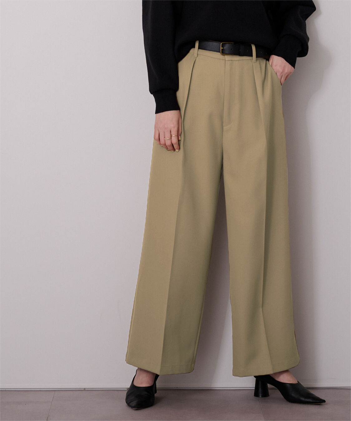 ur's「センタープレスタックワイドパンツ」|スラックス|