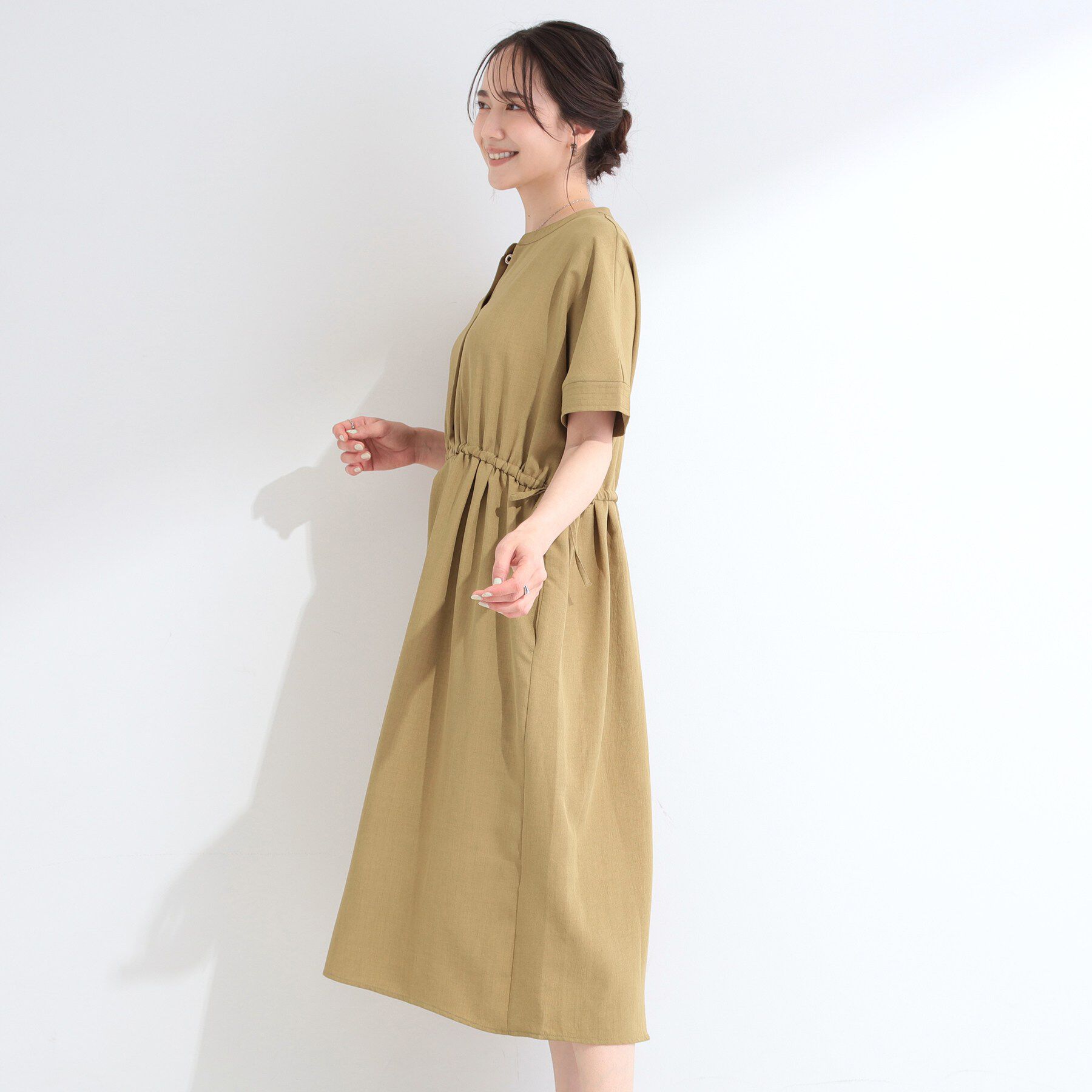 SHOO･LA･RUE「【洗濯機可/S-LL】これだけで決まる 麻調スキッパー脇リボンワンピース」|ワンピース|