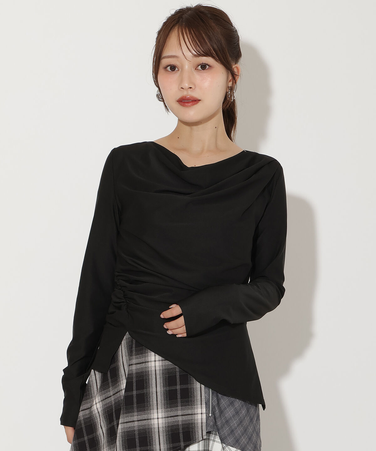アンドクチュール「ドレープカットソー」|Tシャツ・カットソー|ブラック