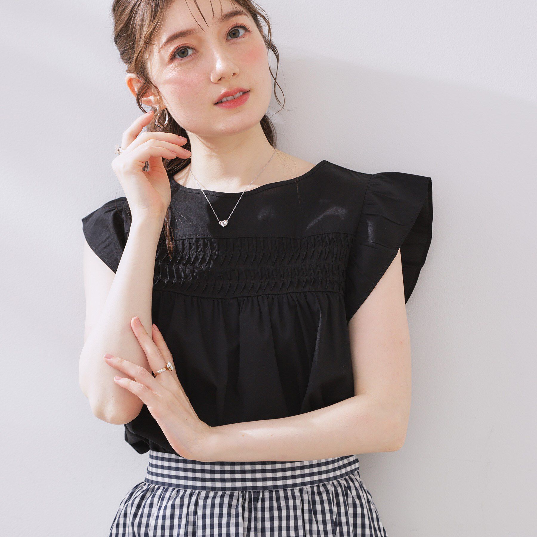 Couture broach「【大人可愛い・きれいめ】ランダムタックシャツブラウス」|シャツ・ブラウス|