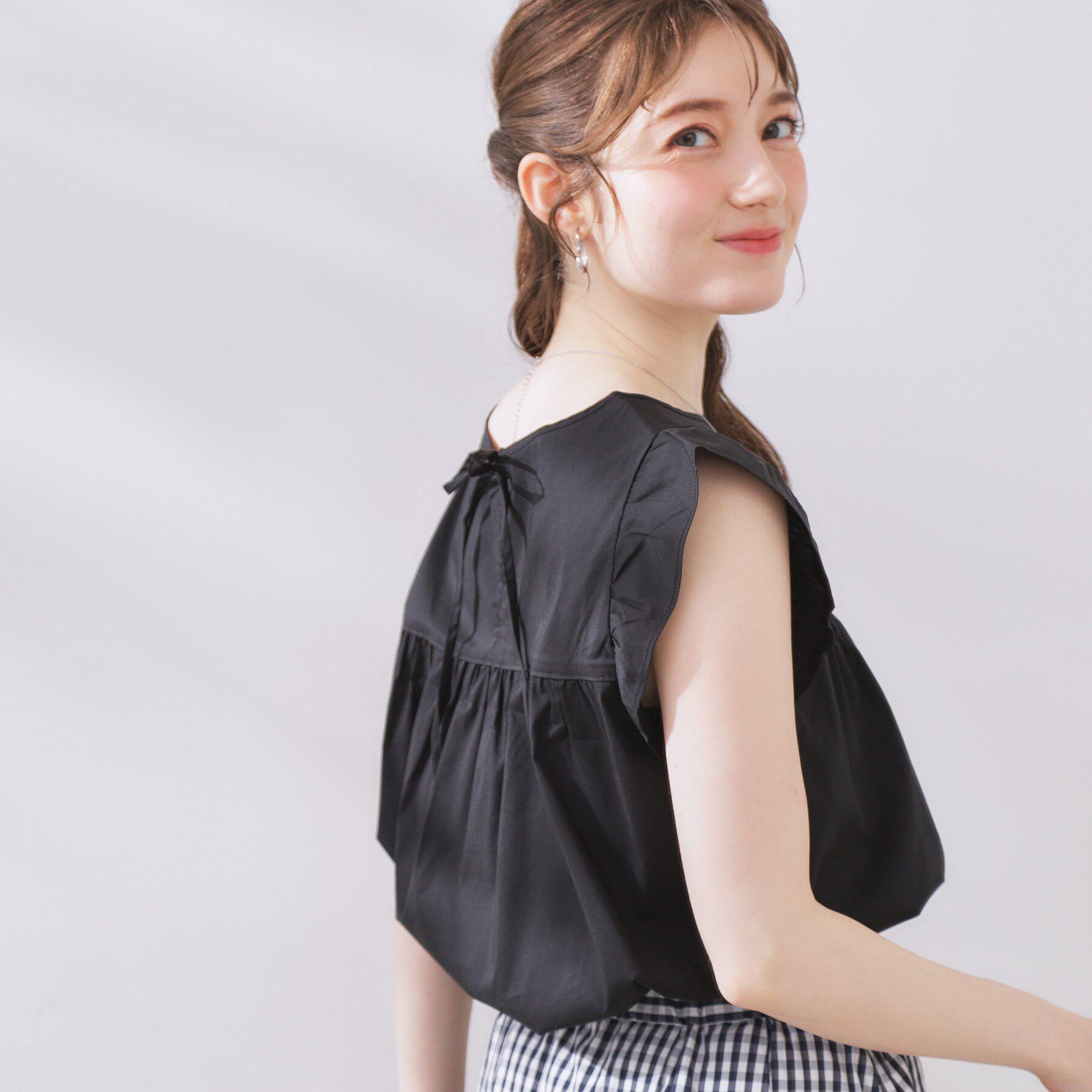 Couture broach「【大人可愛い・きれいめ】ランダムタックシャツブラウス」|シャツ・ブラウス|