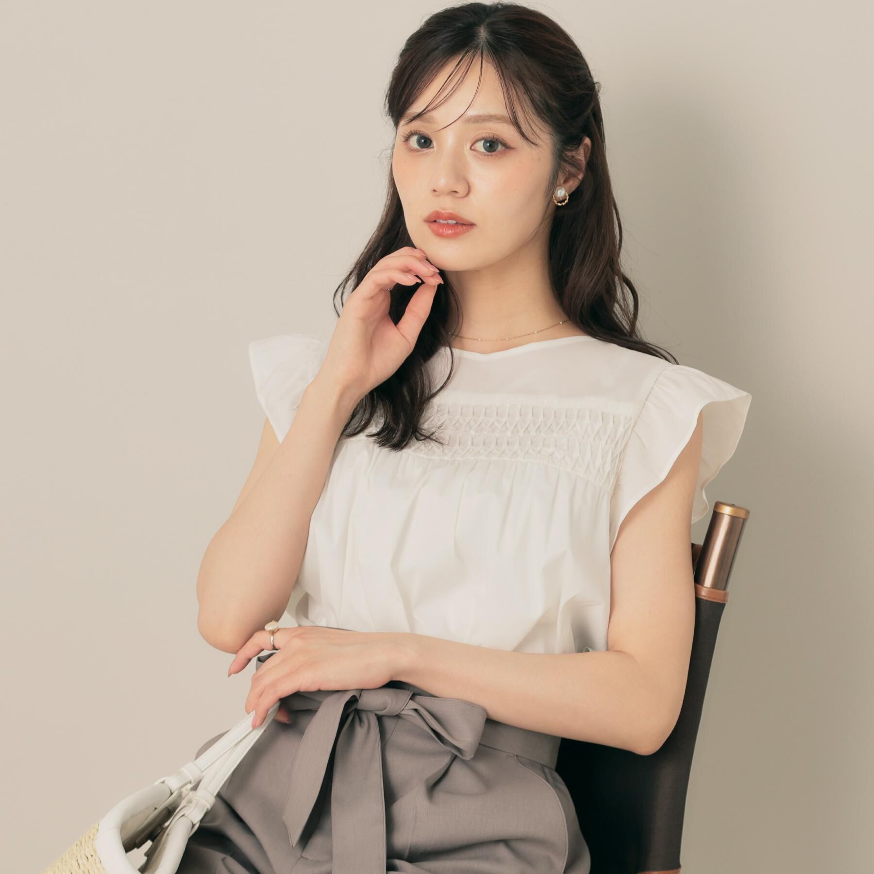 Couture broach「【大人可愛い・きれいめ】ランダムタックシャツブラウス」|シャツ・ブラウス|