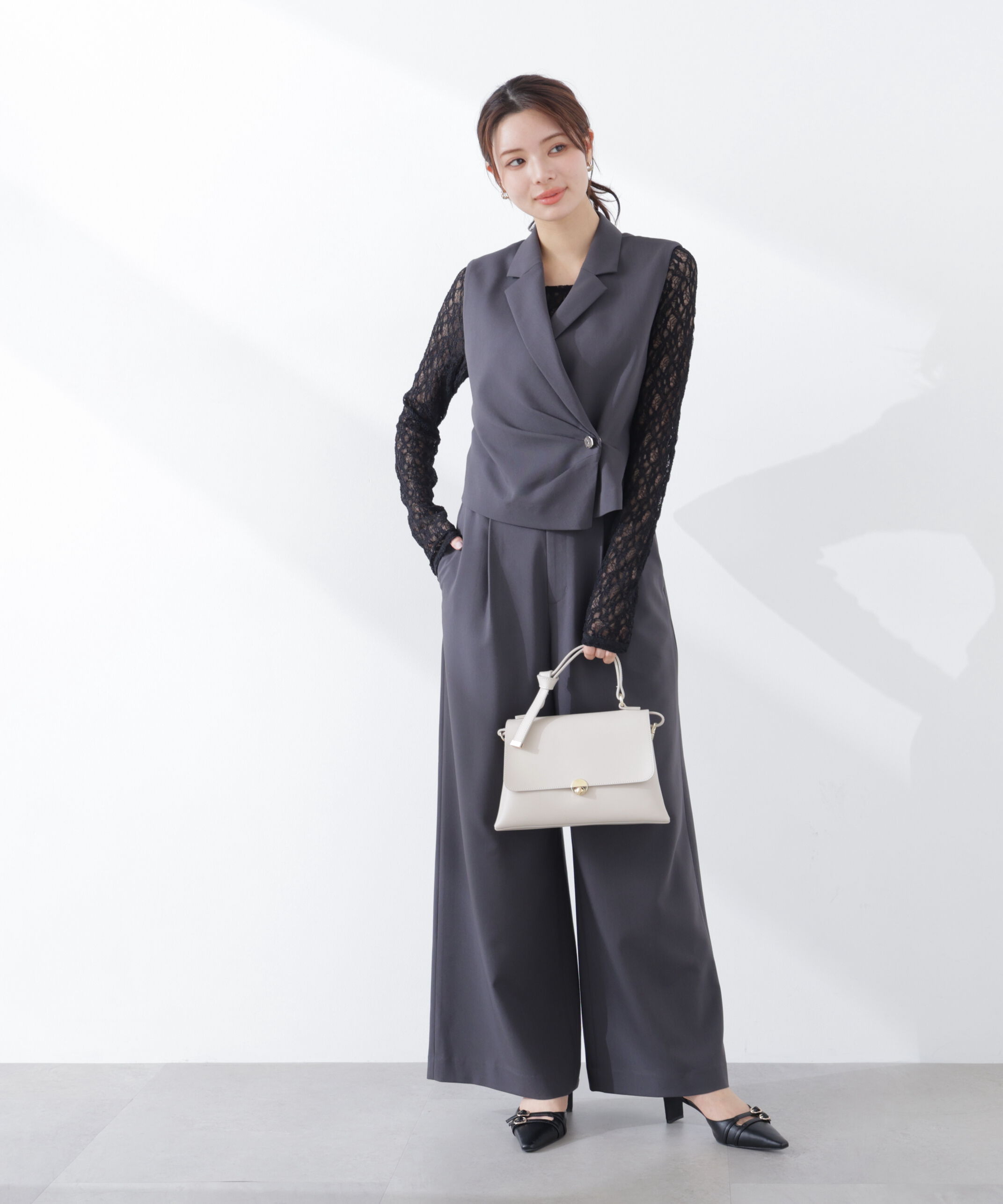 PROPORTION BODY DRESSING「タックアシメジレ　26SS」|ブルゾン・スタジャン|