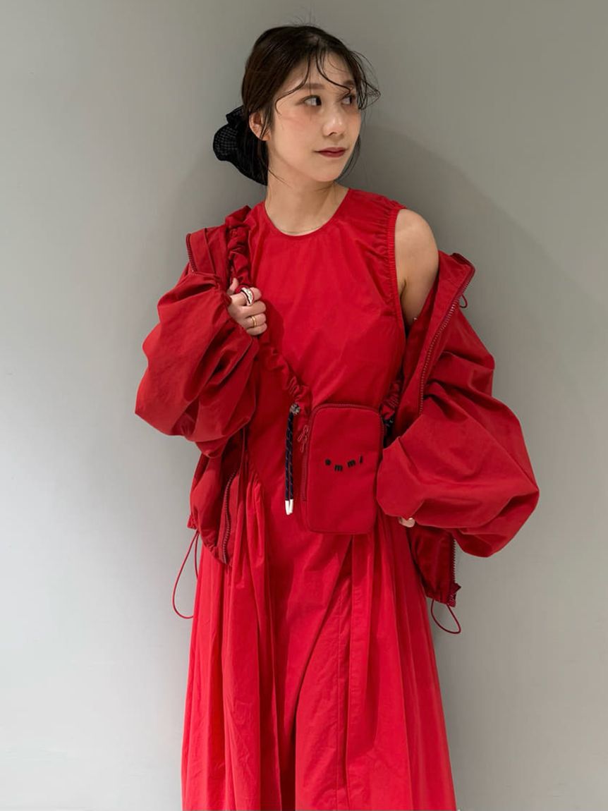 emmi atelier「ギャザーフォルムナイロンワンピース」|ワンピース|