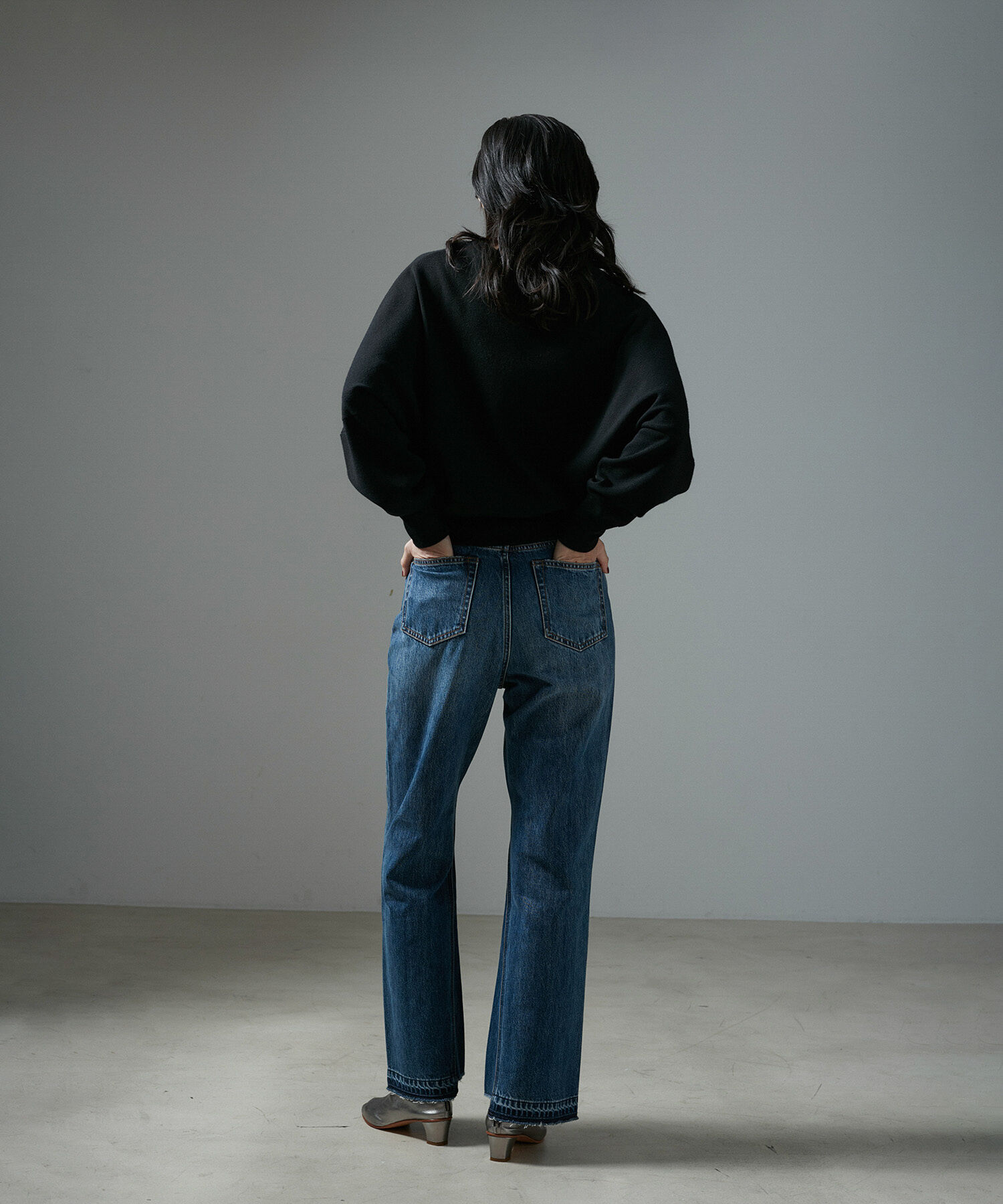 SALON adam et rope'「クロップドクルーネックニットプルオーバー【セットアップ対応・洗える】」|スウェット・ジャージ|