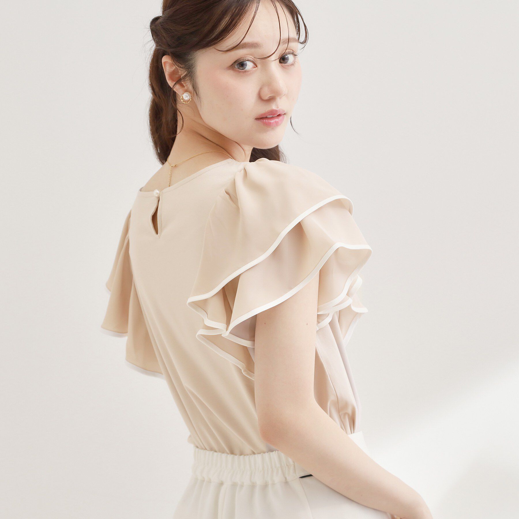 Couture broach「60シルラッフルフレアスリーブ」|Tシャツ・カットソー|