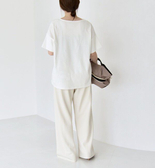 quaranciel「《予約》quaranciel:〈接触冷感/汗染み防止加工/洗濯機可能〉Vネック タック ハーフスリーブ TEE」|Tシャツ・カットソー|