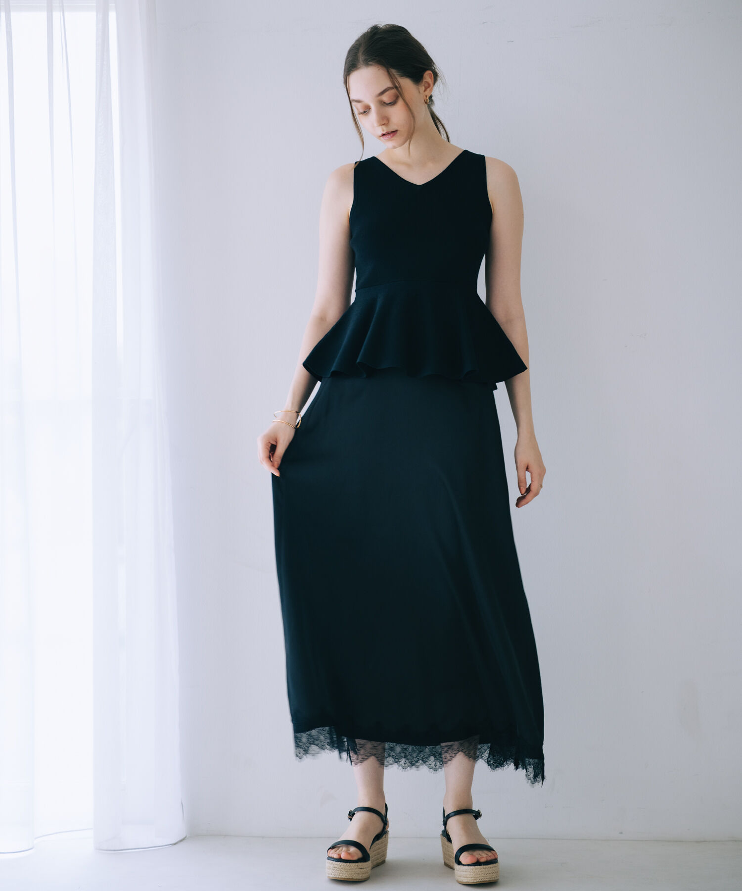 SELFIST「【シルエットで魅せる】ペプラムノースリーブニット」|ニット・セーター|