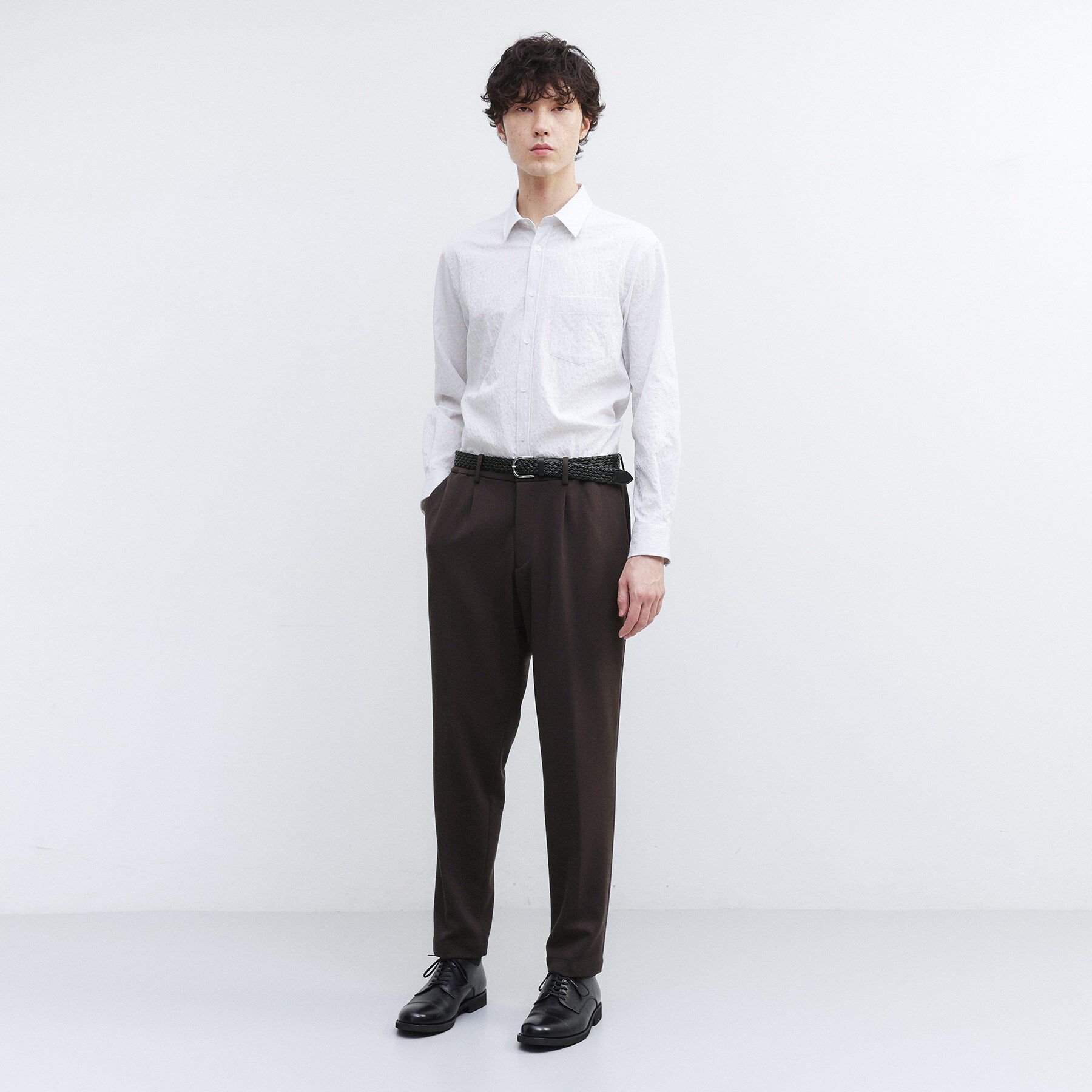 TAKEO KIKUCHI「【JUST ONE LAYER】ダウンファブリック ポンチ スリムタック イージーパンツ」|その他|