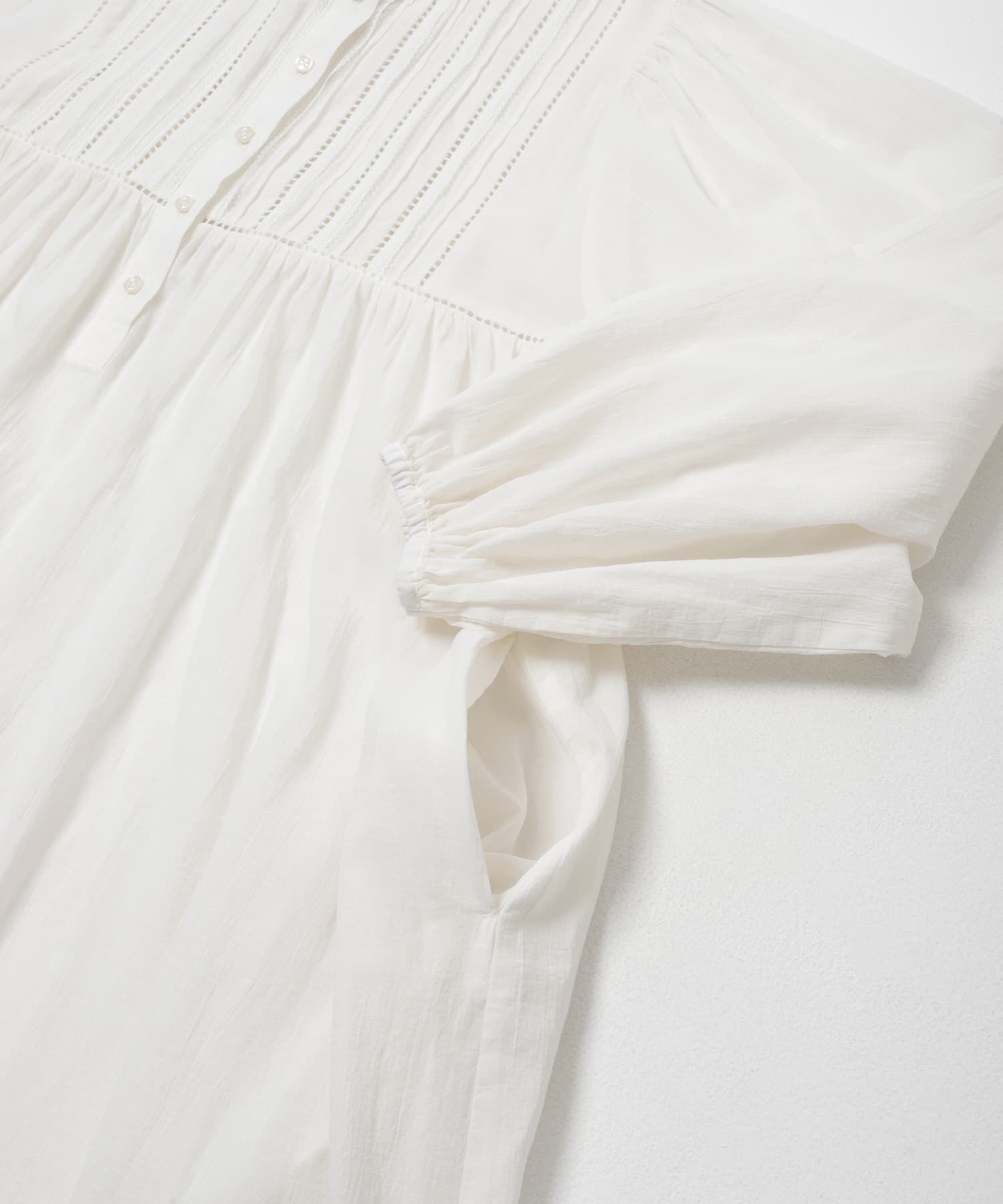 URBAN RESEARCH「Picchi Nia　HEIR WHITE」|ワンピース|