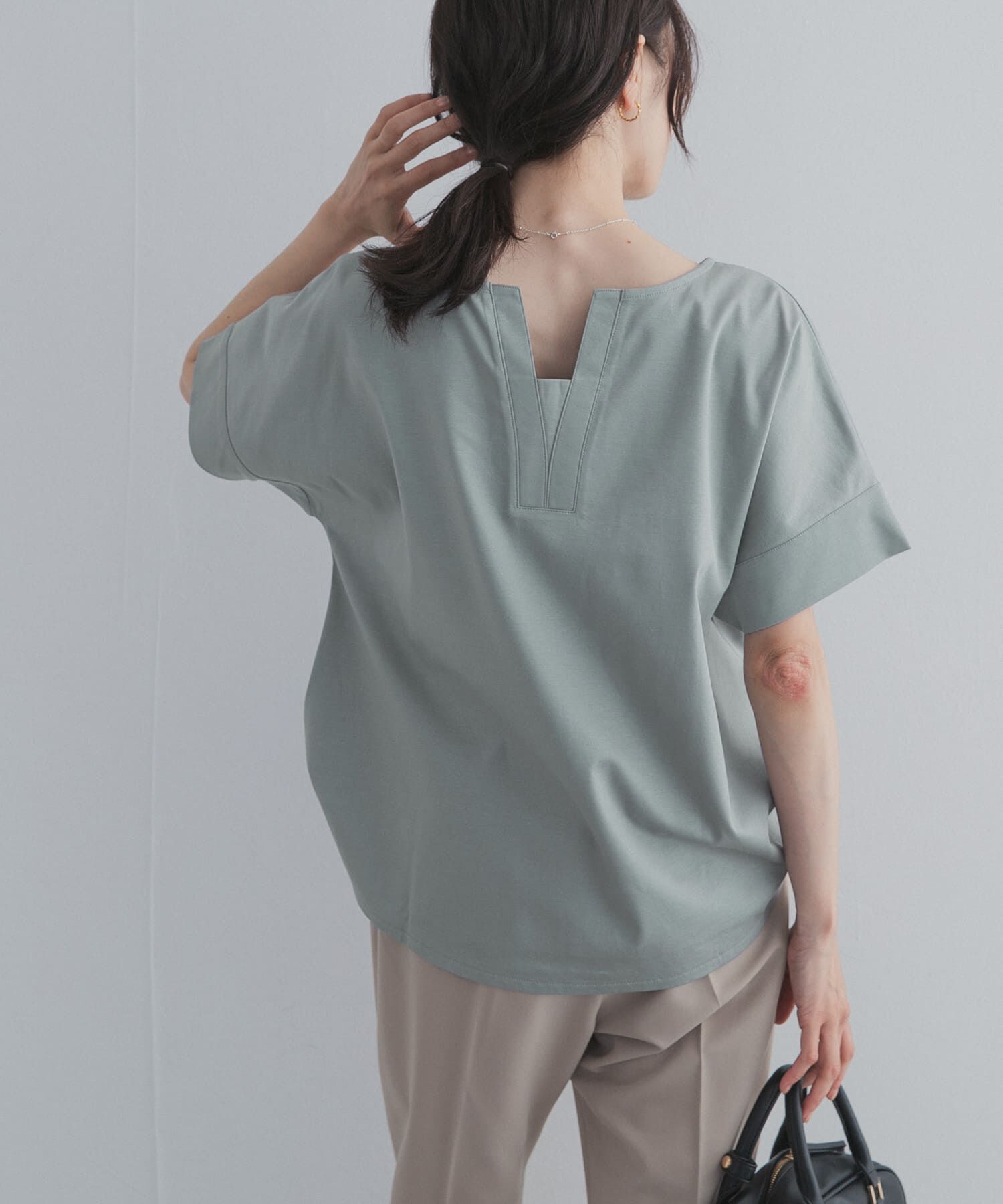 URBAN RESEARCH DOORS「『UR TECH』サマシェアバックポイントプルオーバー」|Tシャツ・カットソー|