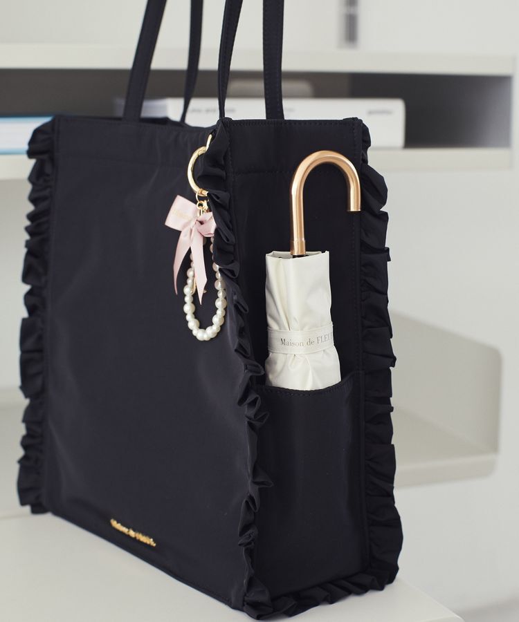 Maison de FLEUR「【撥水加工/A4対応】フリルスクエアトートバッグ」|トートバッグ|