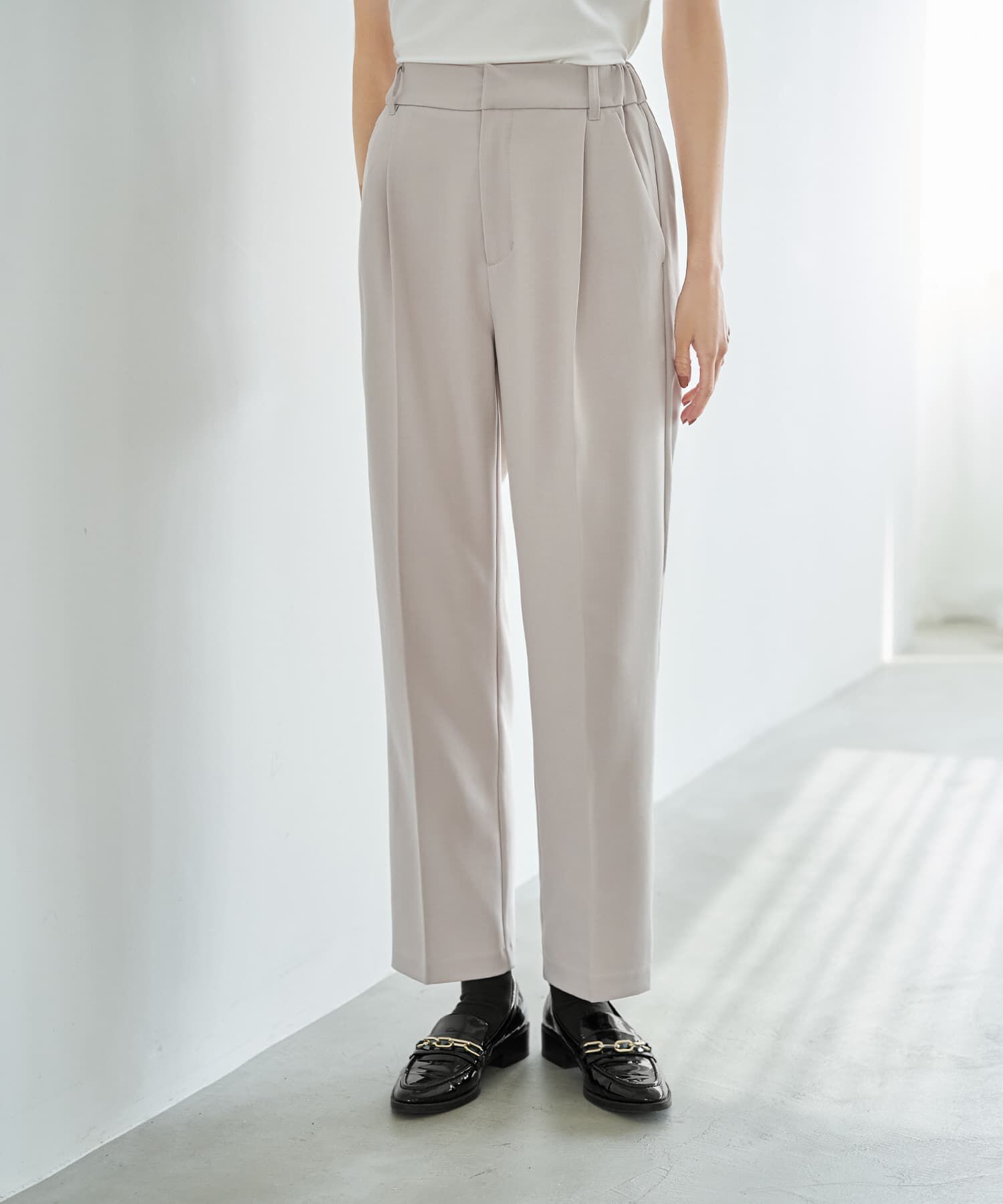 STYLE DELI「ストレッチツイルBASICタックパンツ」|スラックス|グレージュ