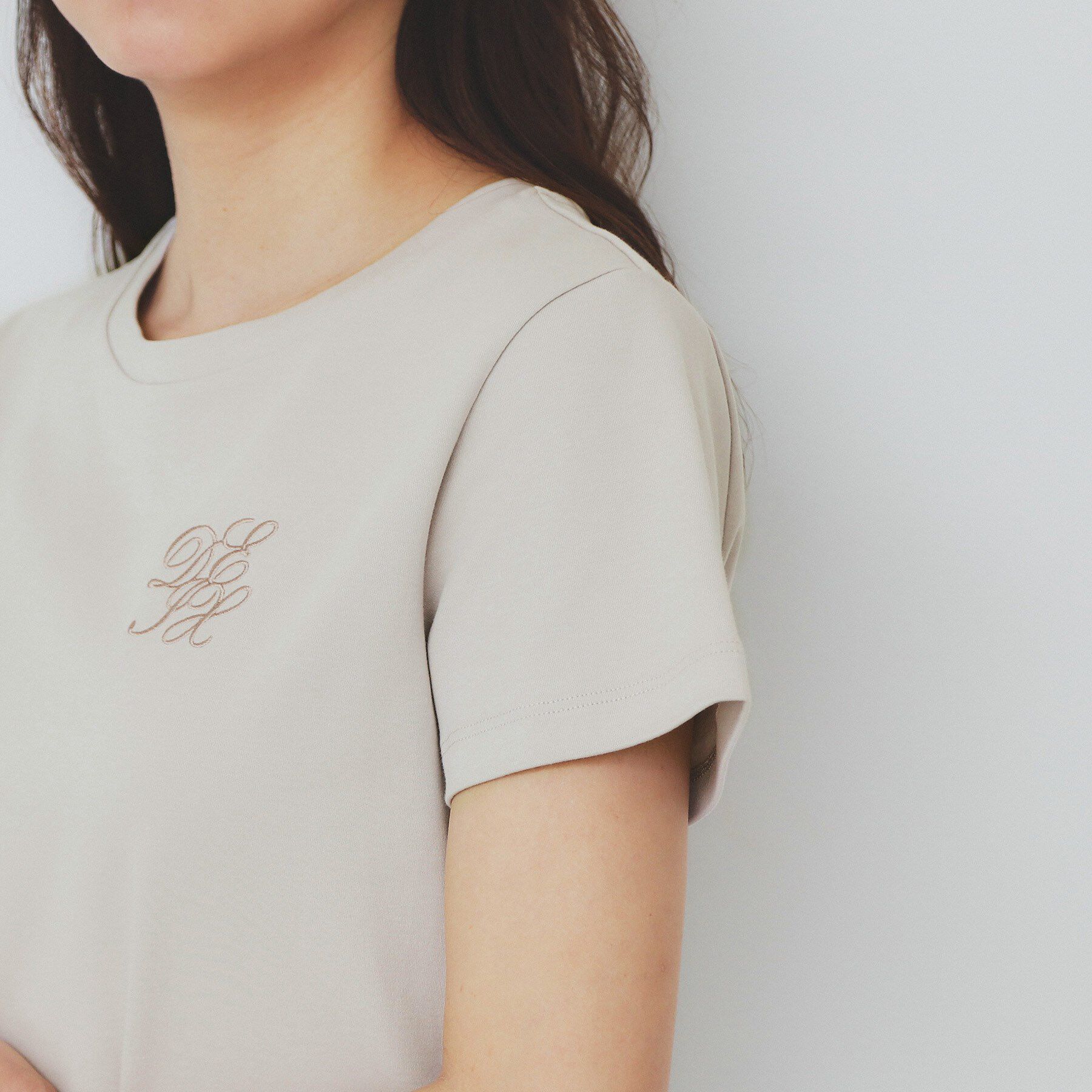 index「エンブレム刺繍Tシャツ【UV／接触冷感／洗濯機洗い可】」|Tシャツ・カットソー|