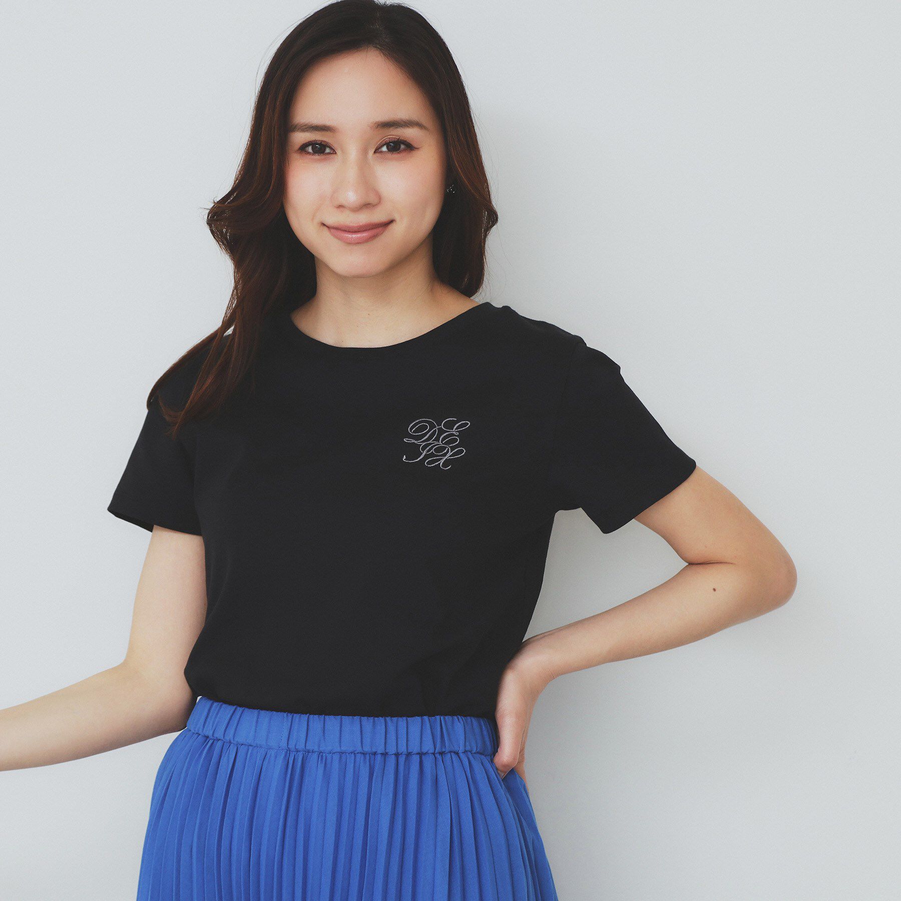 index「エンブレム刺繍Tシャツ【UV／接触冷感／洗濯機洗い可】」|Tシャツ・カットソー|ブラック(019)