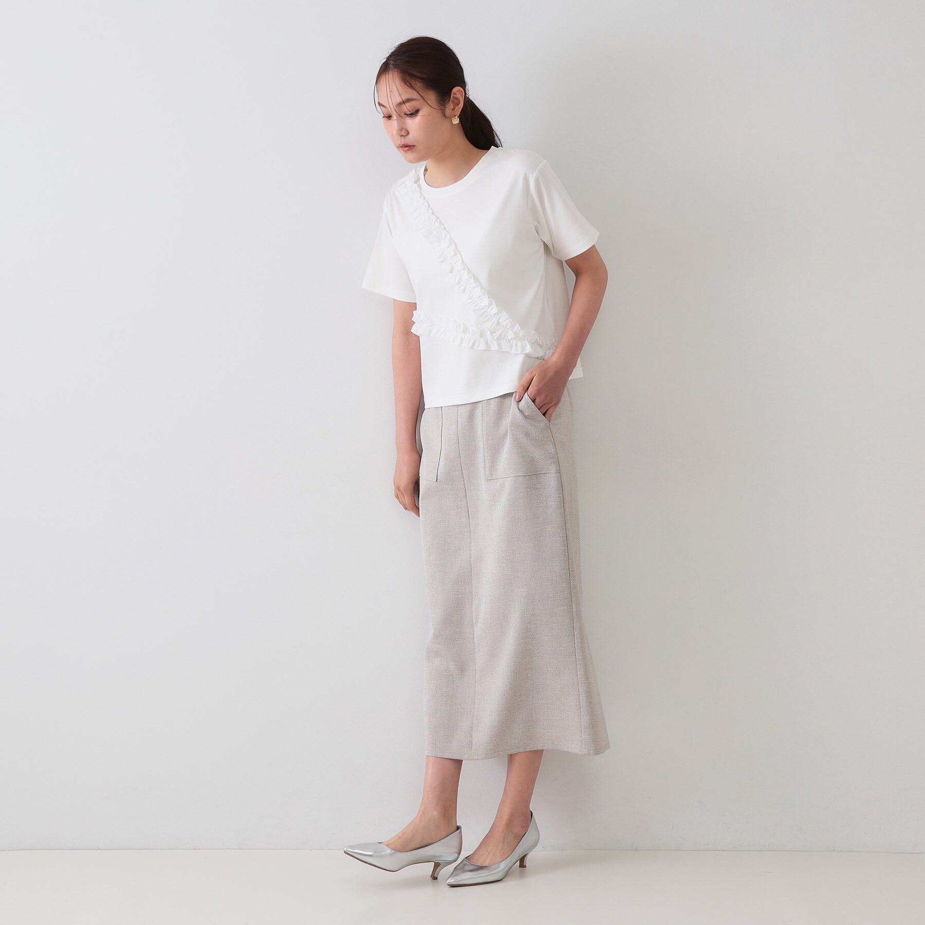 OPAQUE.CLIP「《美人百花掲載》アシメフリルドッキングカットソー【洗濯機洗い可】」|Tシャツ・カットソー|