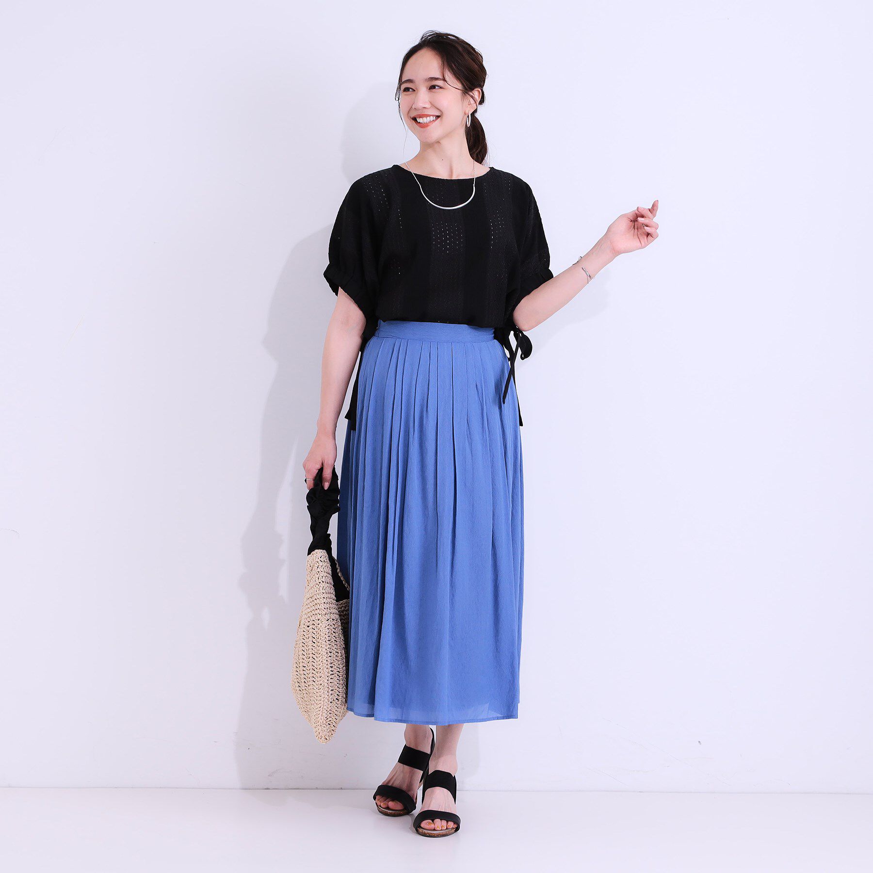 SHOO･LA･RUE「【S-LL/二の腕カバー】お袖ギャザーリボン アイレット刺繍トップス」|シャツ・ブラウス|