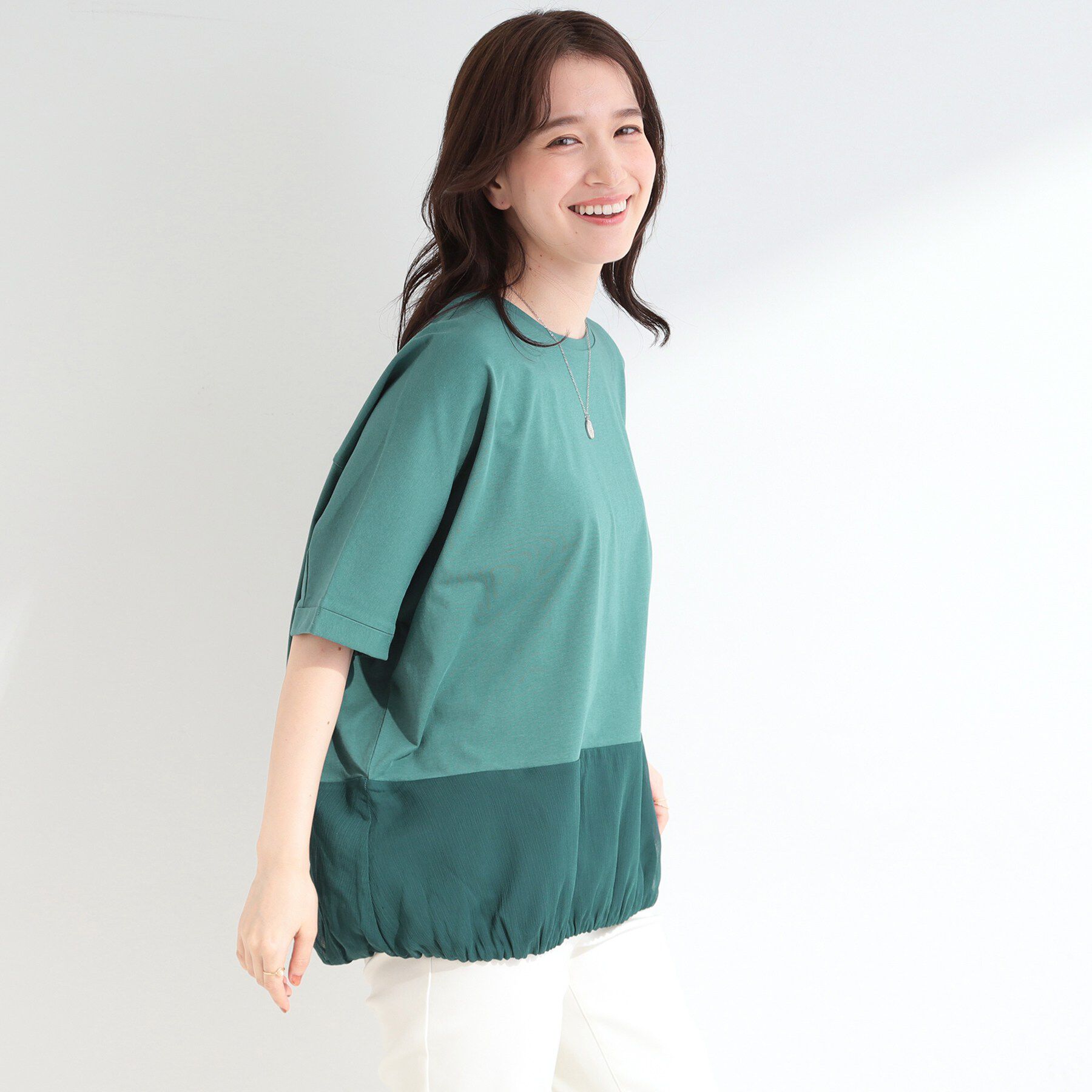 SHOO･LA･RUE「【洗濯機可/体型カバー】異素材切り替え 裾バルーントップス」|Tシャツ・カットソー|