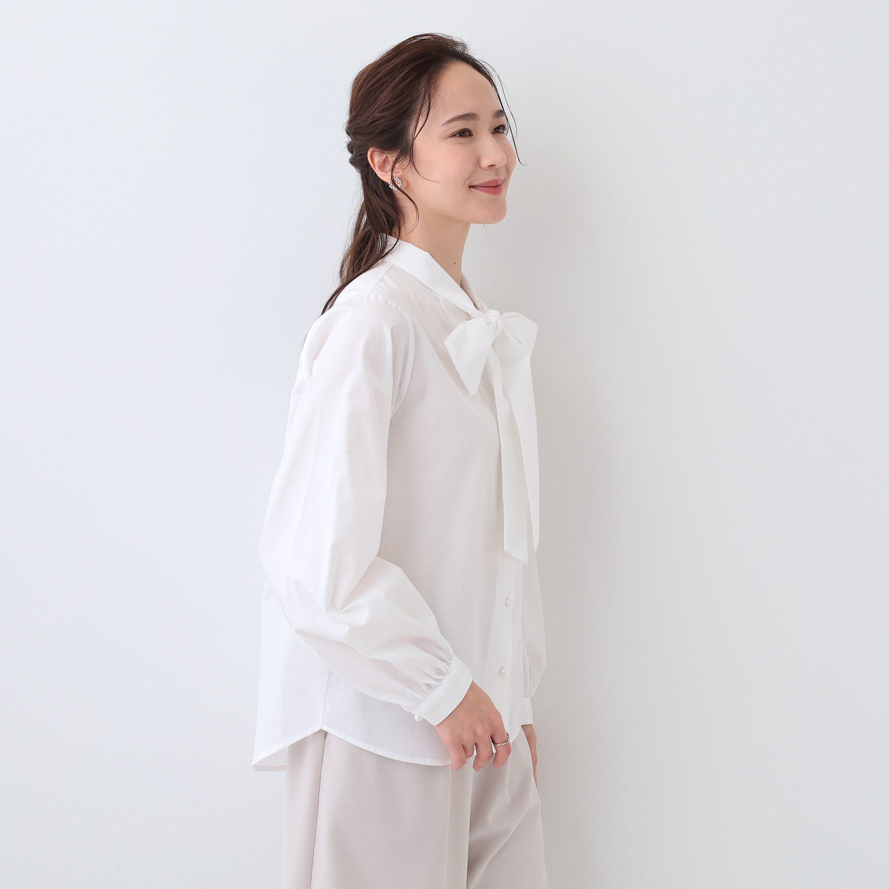 SHOO･LA･RUE「【S-LL】お顔回りを華やかに リボンタイブラウス」|シャツ・ブラウス|