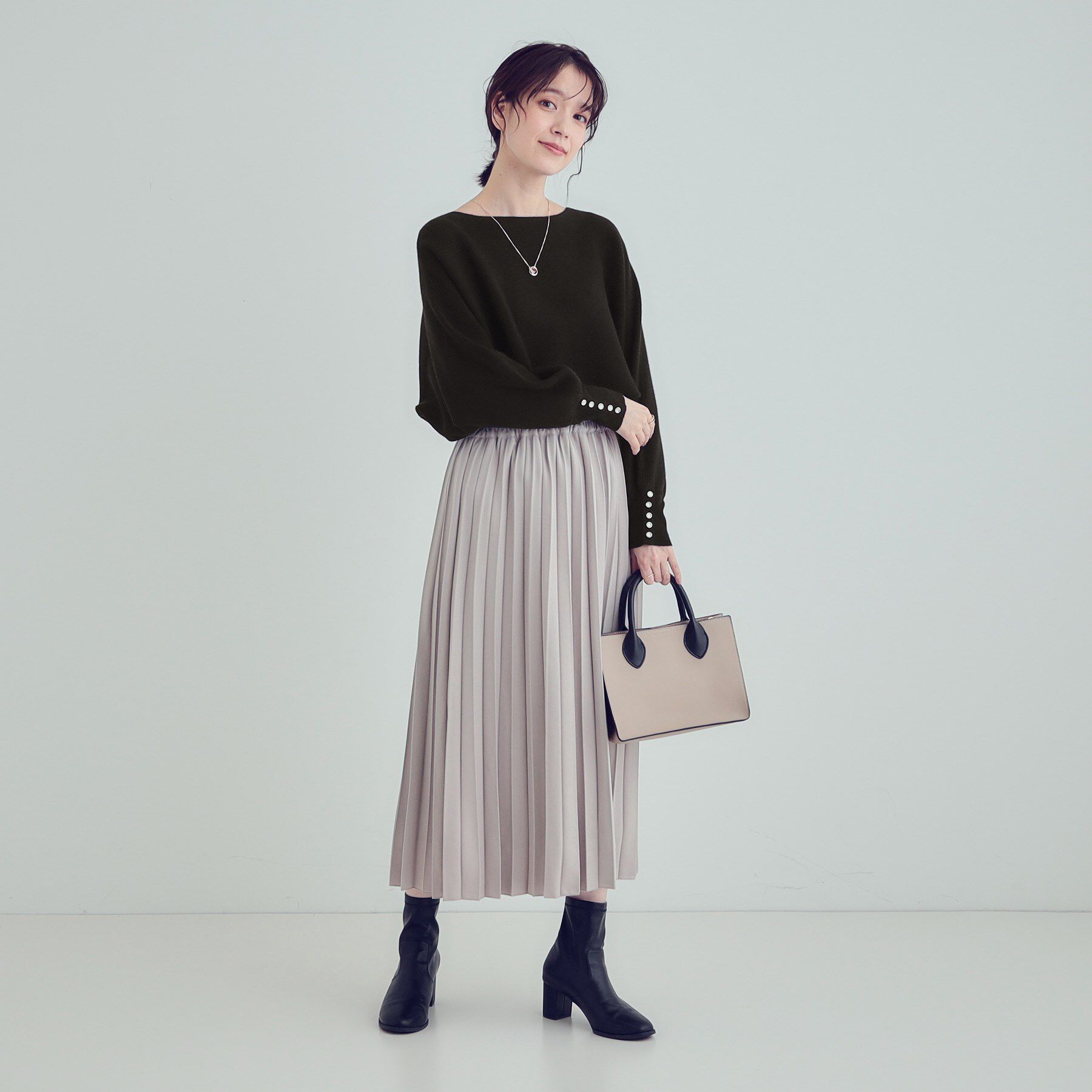 SHOO･LA･RUE「【洗える】大人の上品コーデに お袖ビジュー釦付きリブドルマンニット」|ニット・セーター|