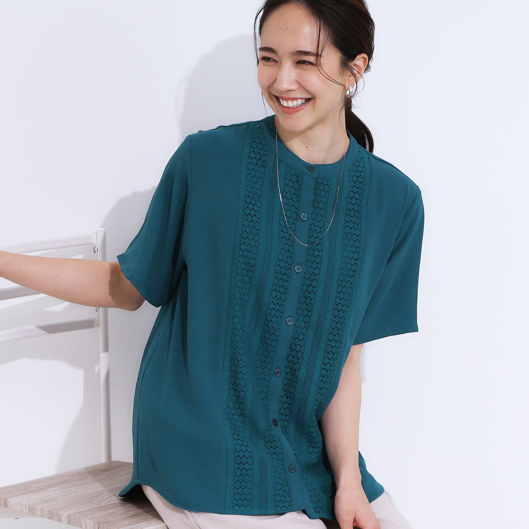 SHOO･LA･RUE「【S-LL】さらりと大人上品 レース切替半袖ブラウス」|シャツ・ブラウス|ブルーグリーン(09