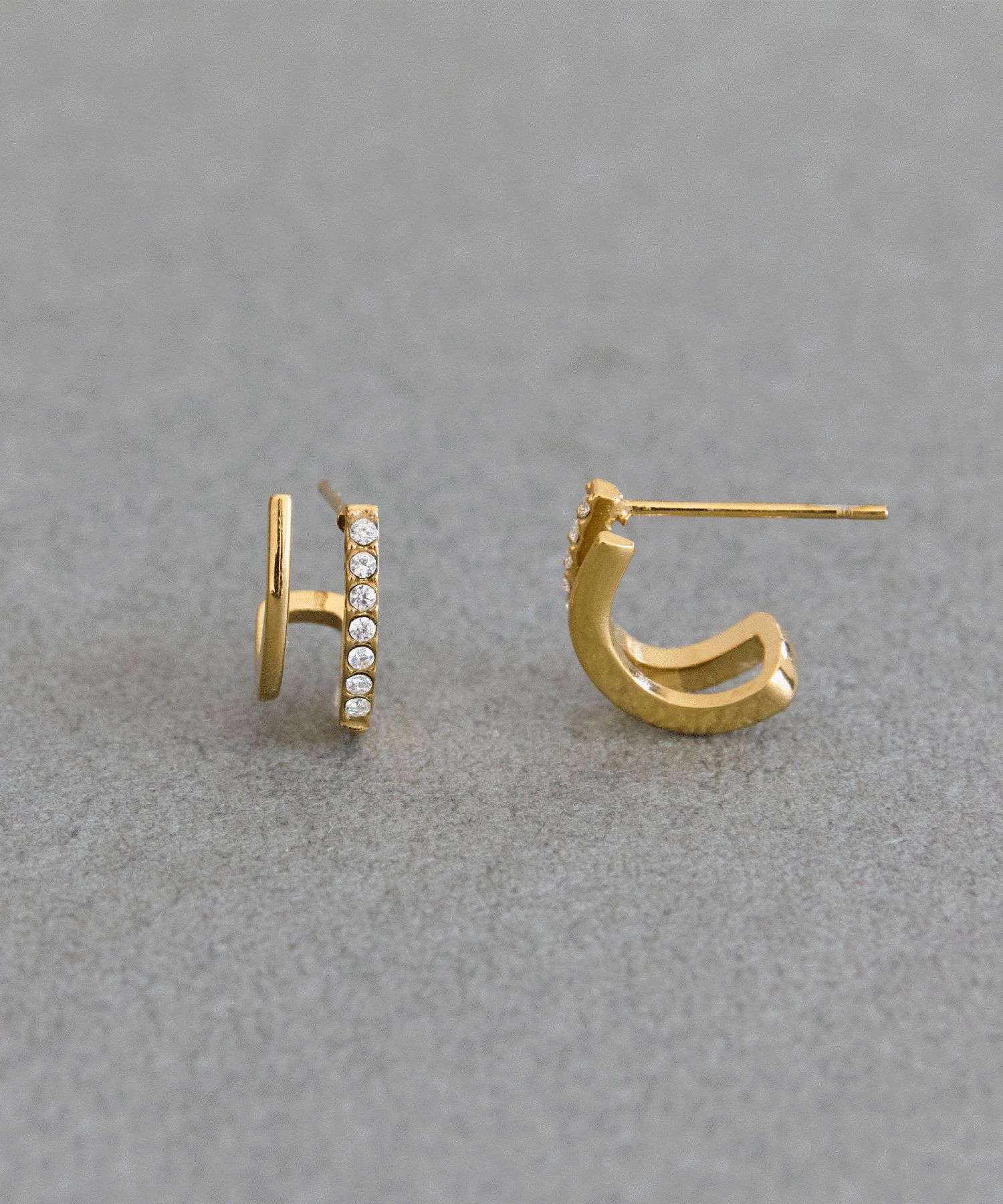 Phoebe「【金属アレルギー対応】メタル&times;ビジュー2ラインピアス　ゴールド/サージカルステンレス」|ピアス|