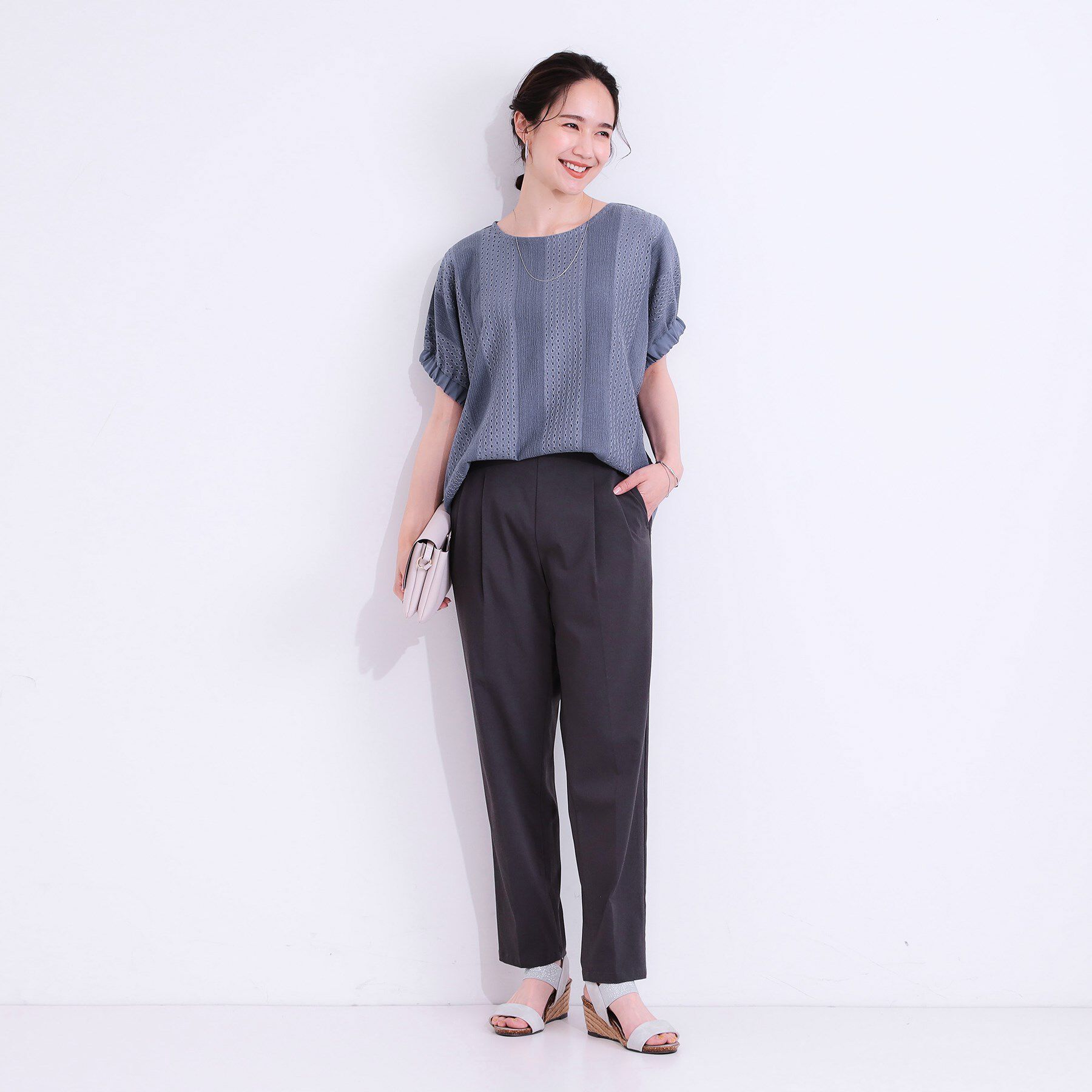 SHOO･LA･RUE「【S-LL/二の腕カバー】お袖ギャザーリボン アイレット刺繍トップス」|シャツ・ブラウス|