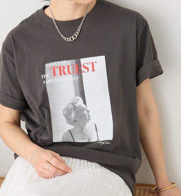  「【目を惹く大人のフォトTee】MarilynフォトTee」|Tシャツ・カットソー|チャコールグレー