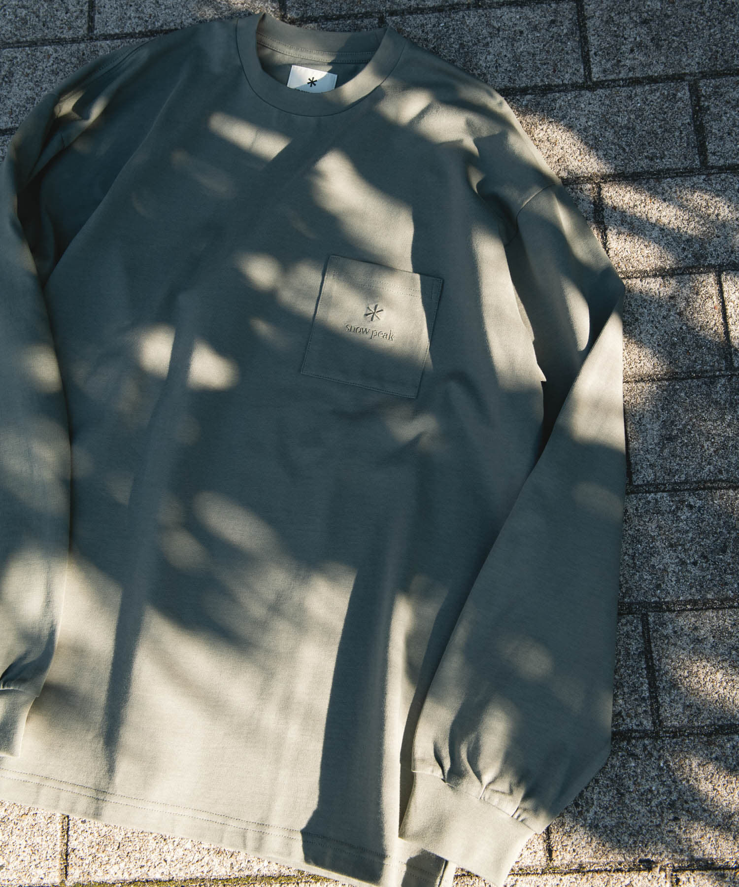 URBAN RESEARCH DOORS「『別注』Snow Peak Apparel&times;DOORS　POCKET LOGO LONG-SLEEVE T-SHIRTS」|Tシャツ・カットソー|