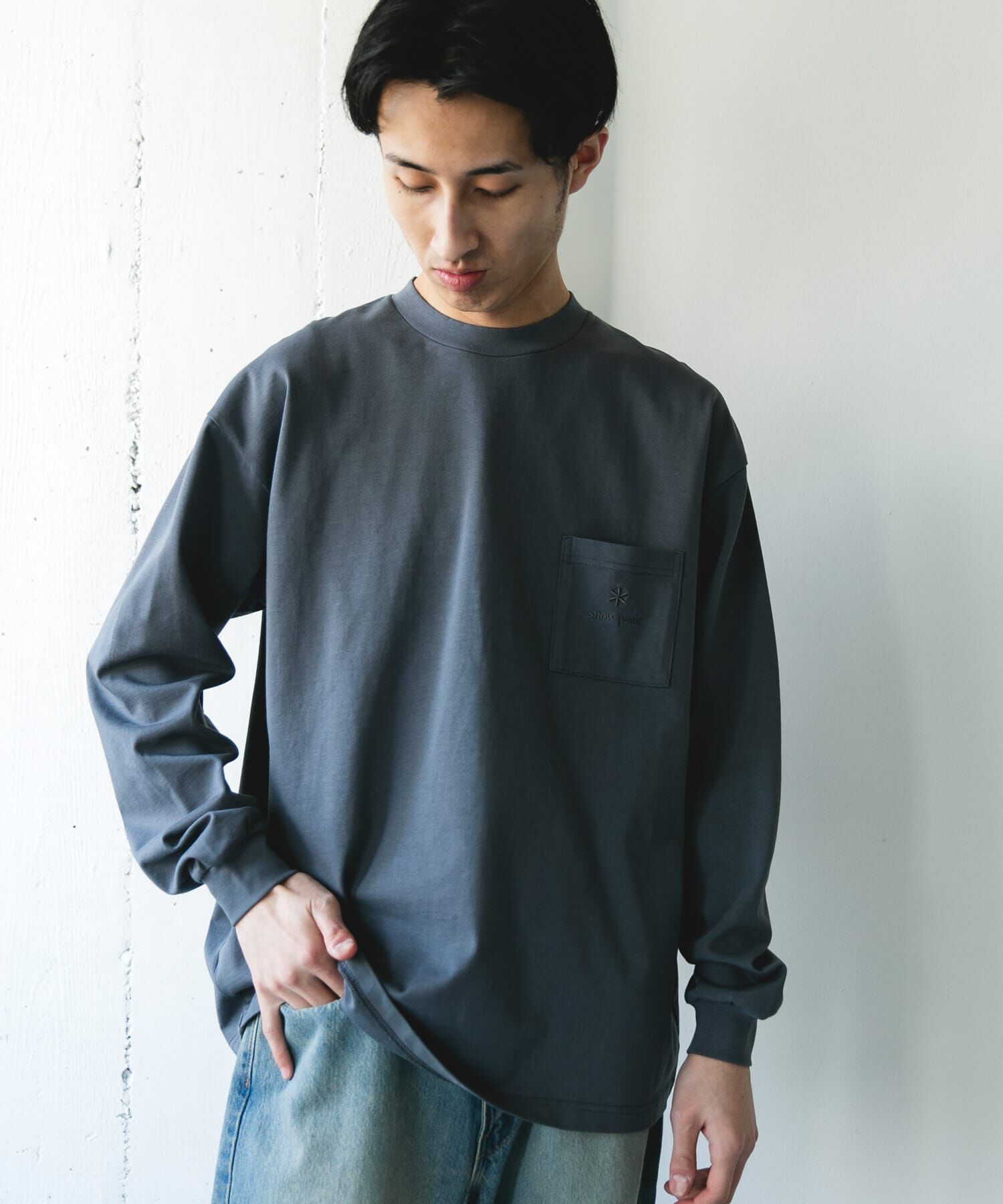 URBAN RESEARCH DOORS「『別注』Snow Peak Apparel&times;DOORS　POCKET LOGO LONG-SLEEVE T-SHIRTS」|Tシャツ・カットソー|