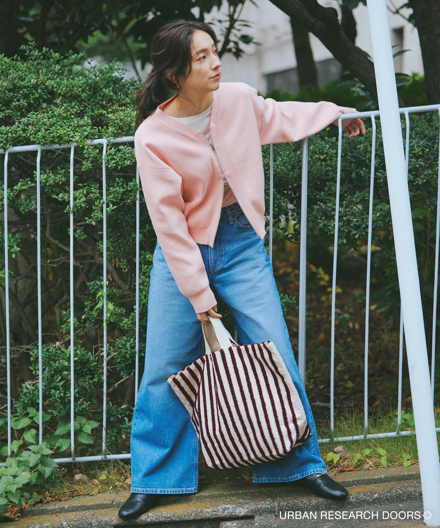 URBAN RESEARCH DOORS「『仁村紗和さん着用』『UR TECH Renew Knit』VネックZIPカーディガン」|カーディガン|