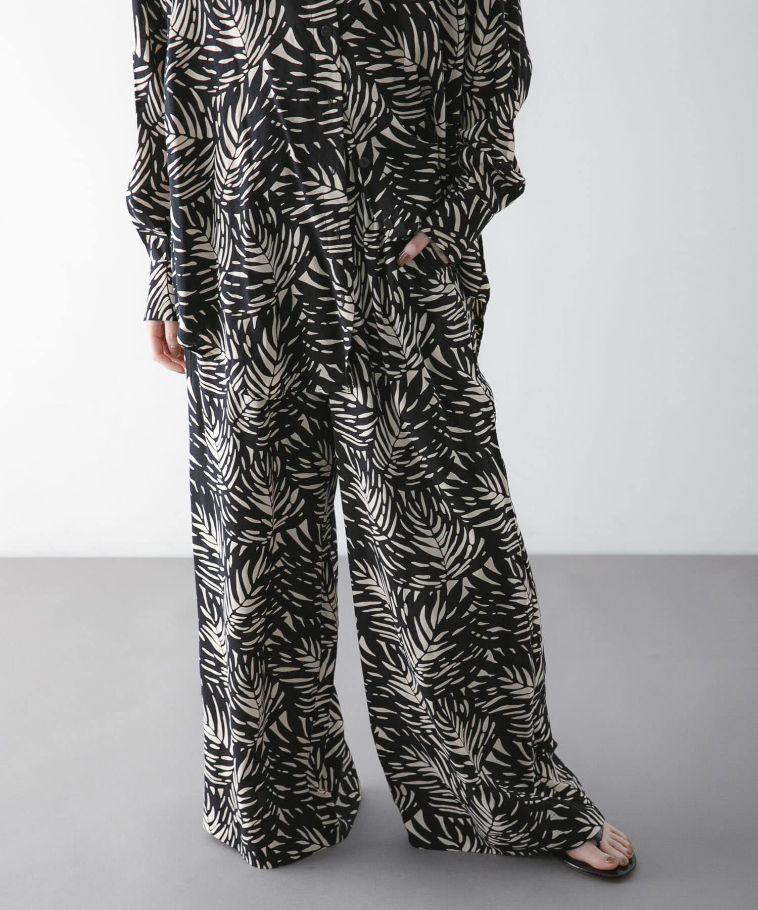 URBAN RESEARCH「『一部別注カラー』LUSANA　CICI PANTS」|その他|