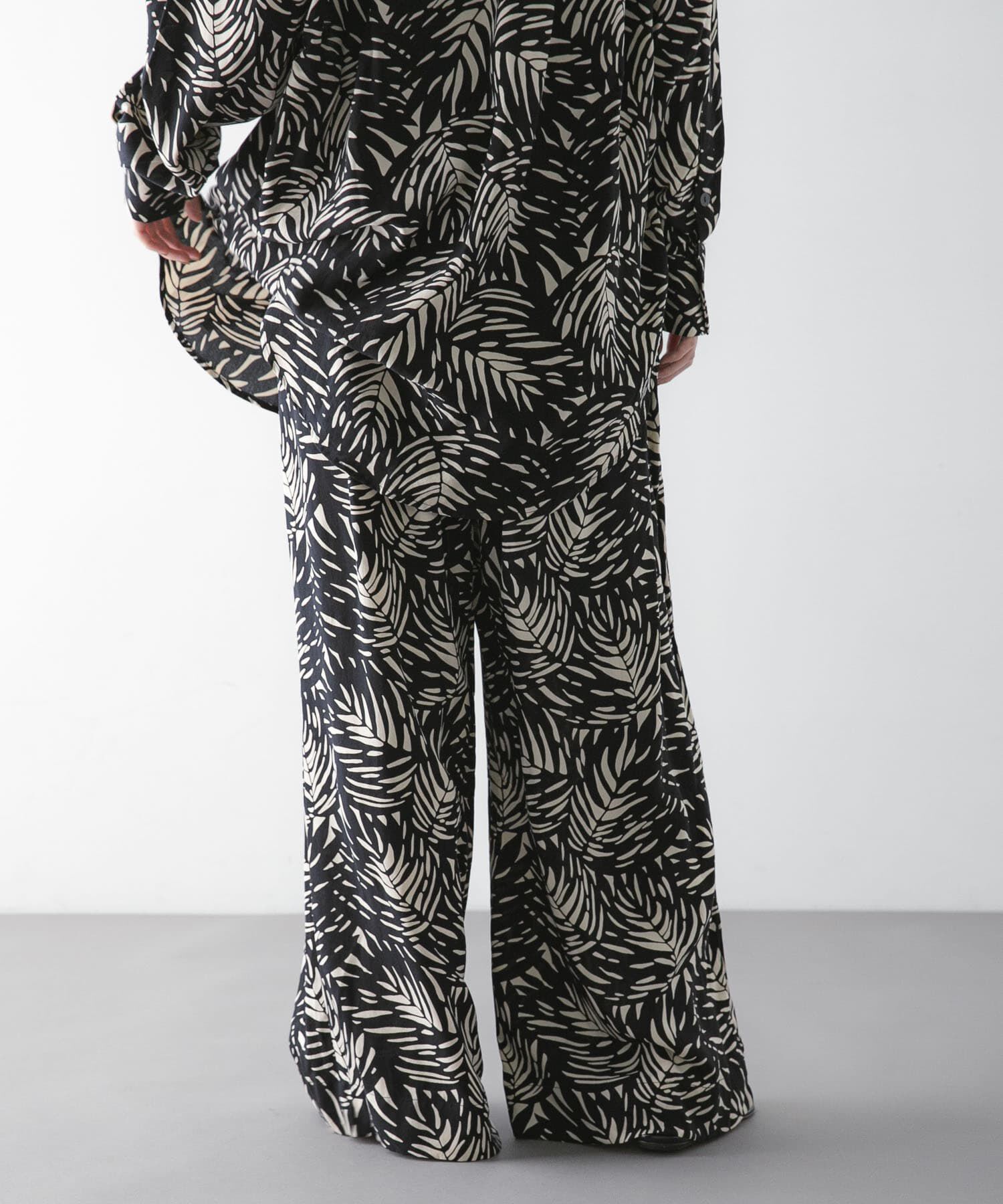 URBAN RESEARCH「『一部別注カラー』LUSANA　CICI PANTS」|その他|