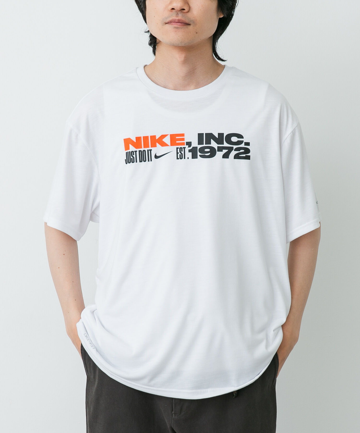 URBAN RESEARCH DOORS「NIKE SWIM　ナイキインクハンソデハイドロガード」|Tシャツ・カットソー|ホワイト