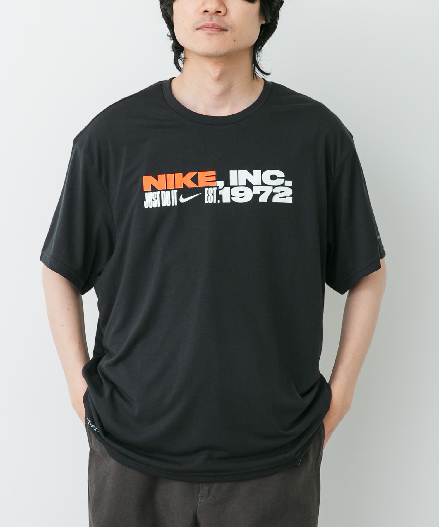 URBAN RESEARCH DOORS「NIKE SWIM　ナイキインクハンソデハイドロガード」|Tシャツ・カットソー|ブラック