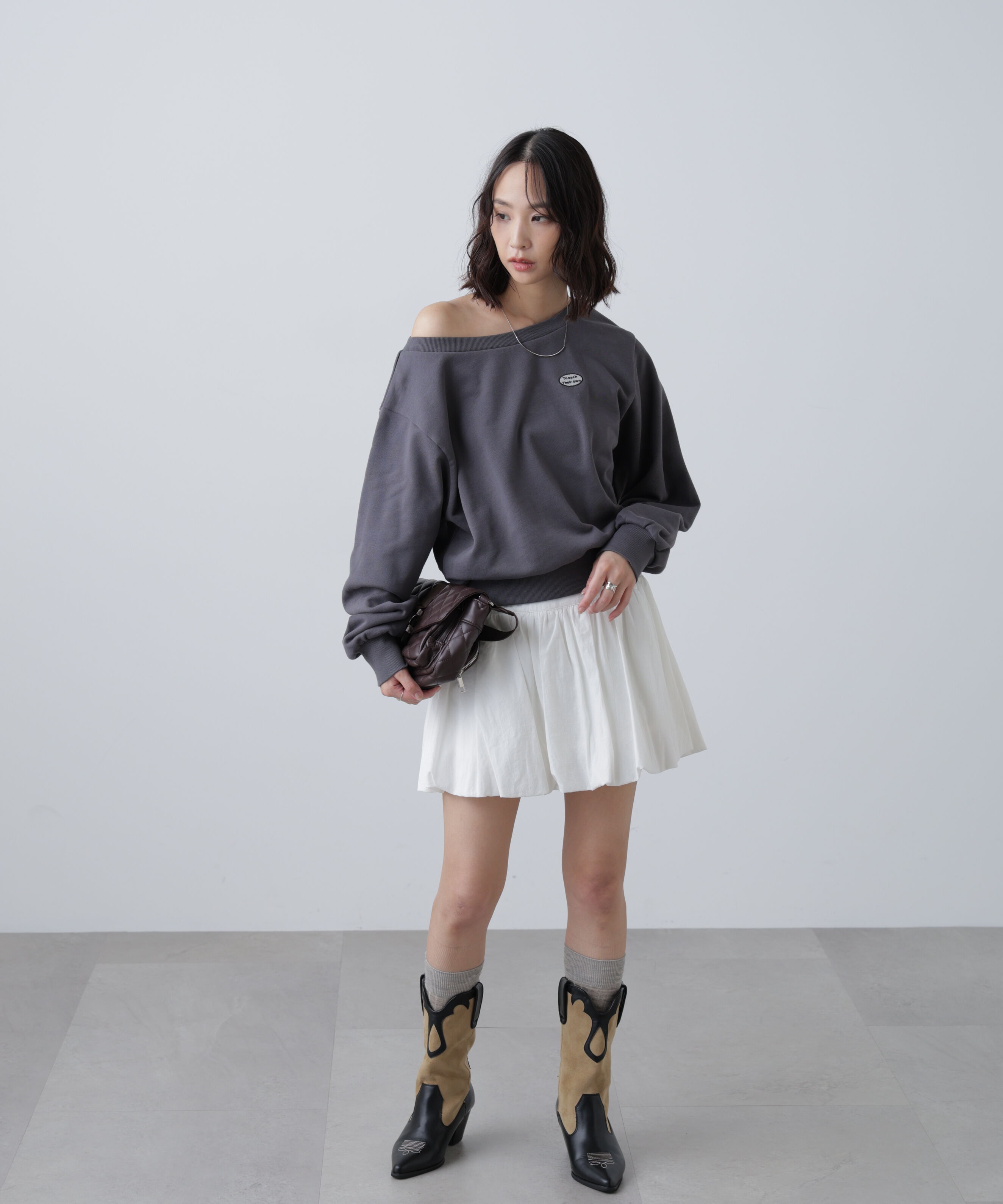  「オフショルワンポイント刺繍スウェット」|Tシャツ・カットソー|
