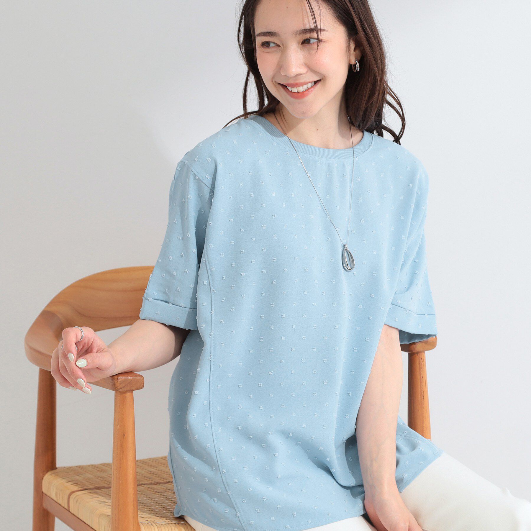 SHOO･LA･RUE「【洗濯後しわになりにくい/体型カバー】ドビードットで上品に ドルマントップス」|シャツ・ブラウス|サックスブルー(09