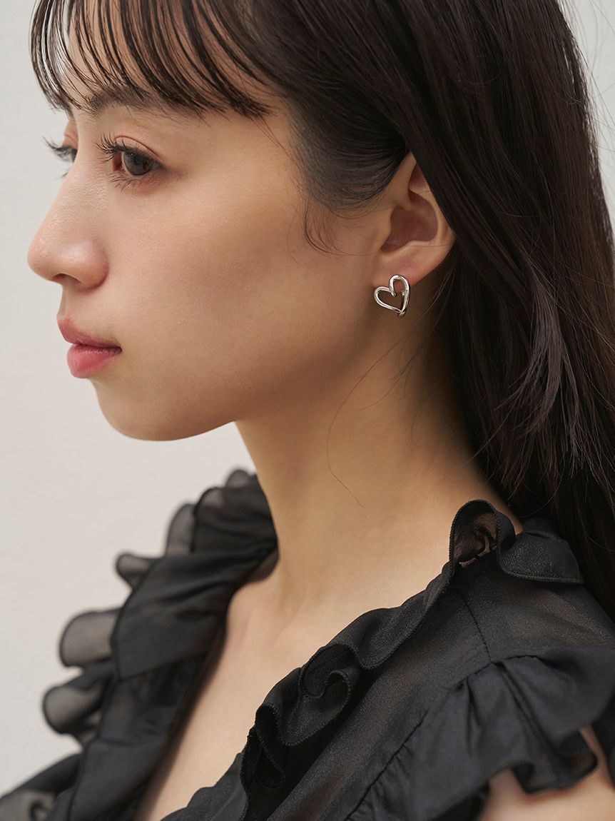 SNIDEL「ニュアンスハートピアス」|ピアス|