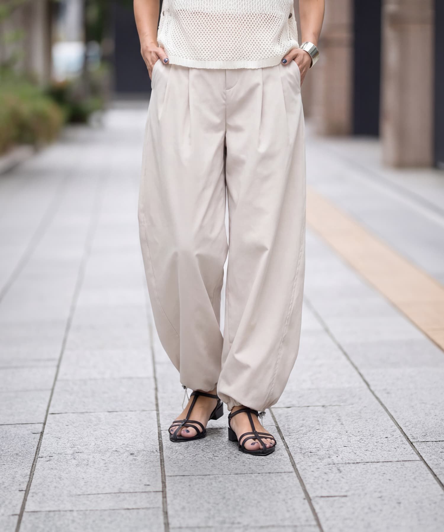 STYLE DELI「裾が絞れる薄さら涼感ワイドパンツ」|スラックス|