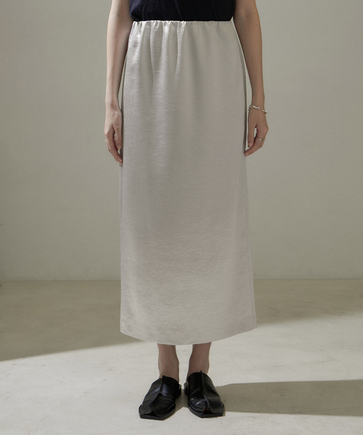 SALON adam et rope'「【追加・サイズ展開あり】シャイニーナロースカート2【洗える】」|スカート|
