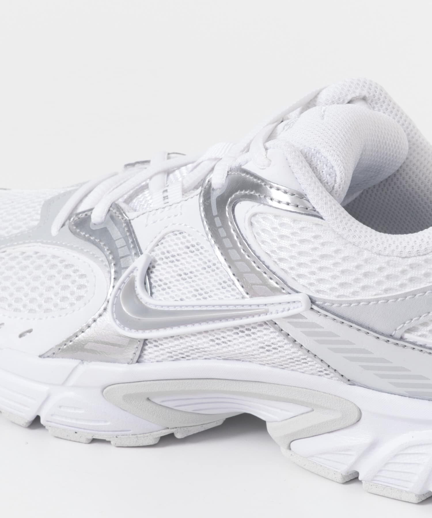 URBAN RESEARCH DOORS「NIKE　ウィメンズ V5 RNR」|スニーカー|