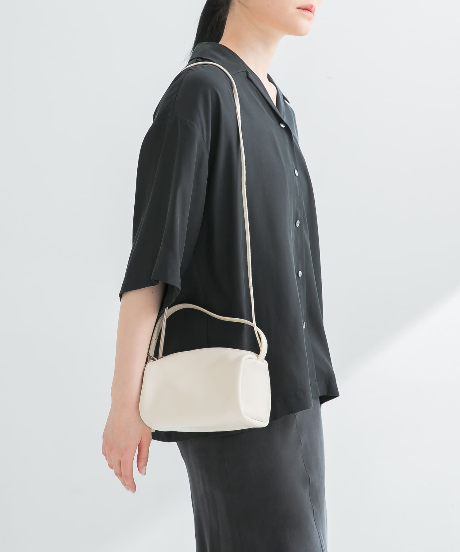 URBAN RESEARCH「LEATHER SQUARE SHOULDER」|ショルダー・メッセンジャー|