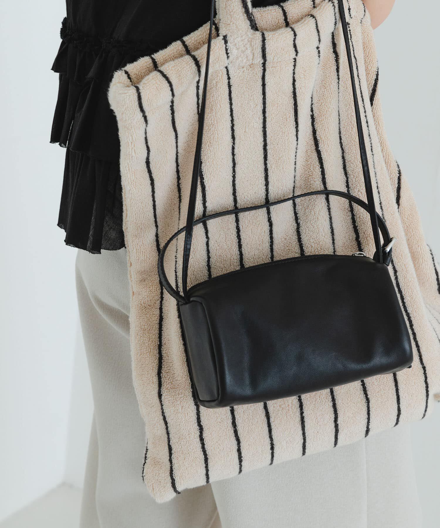 URBAN RESEARCH「LEATHER SQUARE SHOULDER」|ショルダー・メッセンジャー|