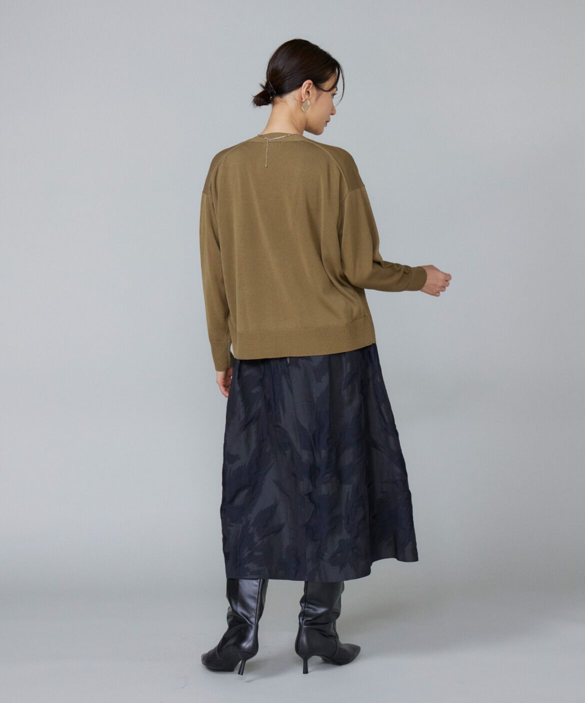 Le Souk「《大きいサイズ》シルキーライクVネックニットカーディガン」|カーディガン|