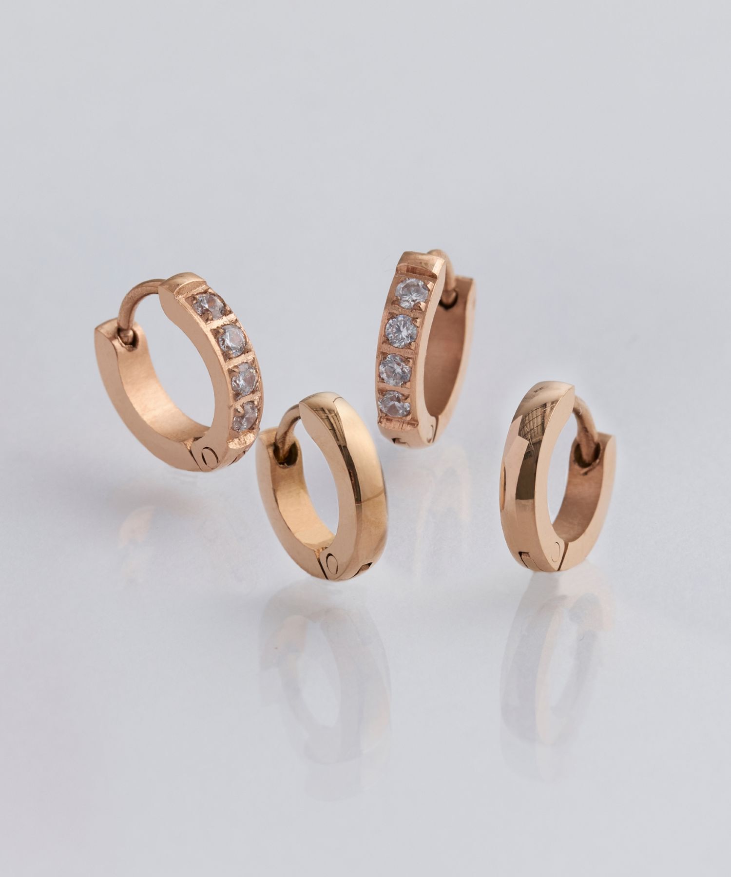 Phoebe「【金属アレルギー対応】ワンタッチビジューフープミニピアス　ローズゴールド/サージカルステンレス」|ピアス|