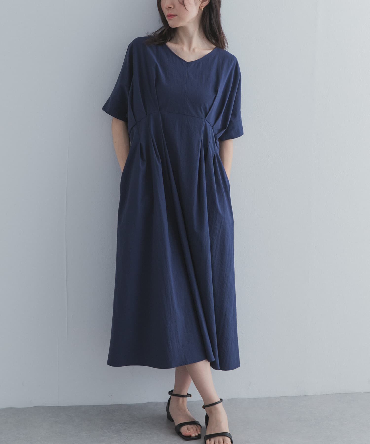 URBAN RESEARCH DOORS「ウエストタックワンピース」|ワンピース|ネイビー