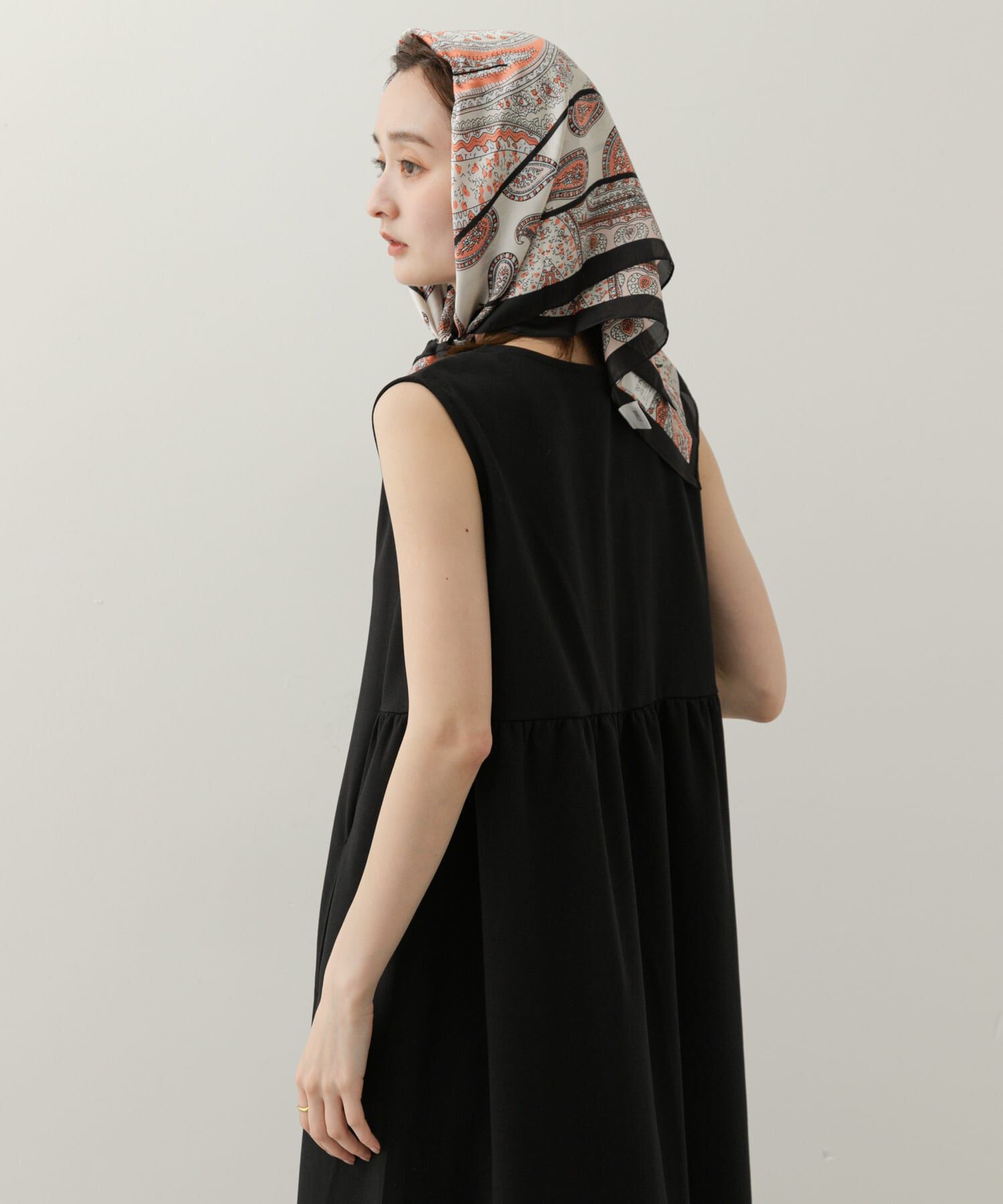 SENSE OF PLACE by URBAN RESEARCH「ZIPVネックカットワンピース」|ワンピース|