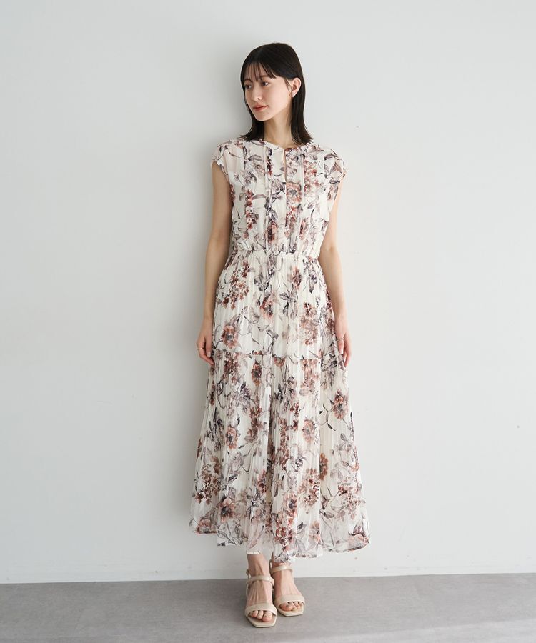 YECCA VECCA「フラワー柄シアープリーツワンピース」|ワンピース|