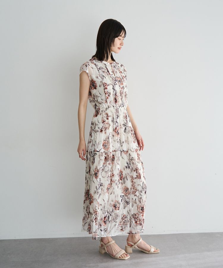 YECCA VECCA「フラワー柄シアープリーツワンピース」|ワンピース|
