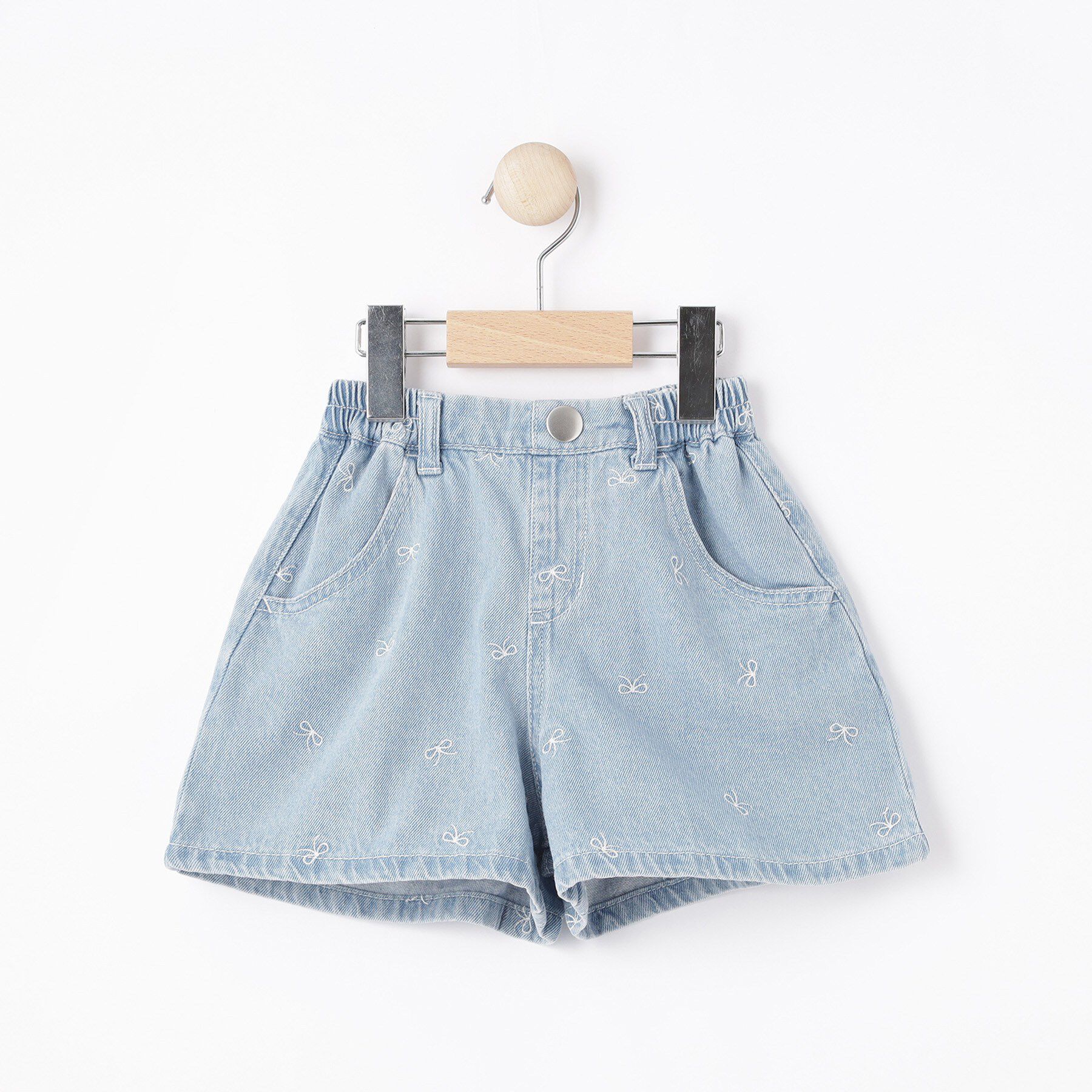 SHOO･LA･RUE「【100-150cm】リボン刺繍デニムショートパンツ」|その他|サックスブルー(09